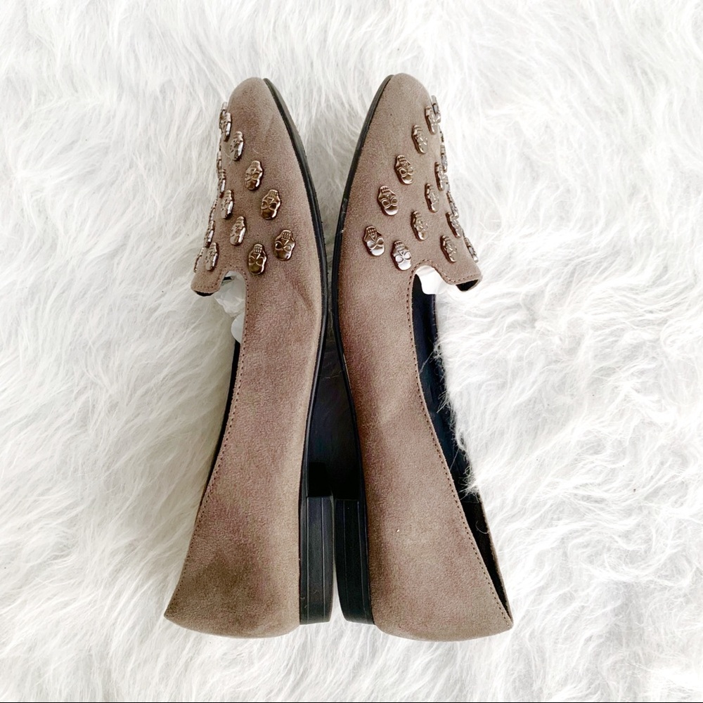 ROCK & REPUBLIC Grey Skull Studded Flats Loafers 6 - Picture 8 of 13